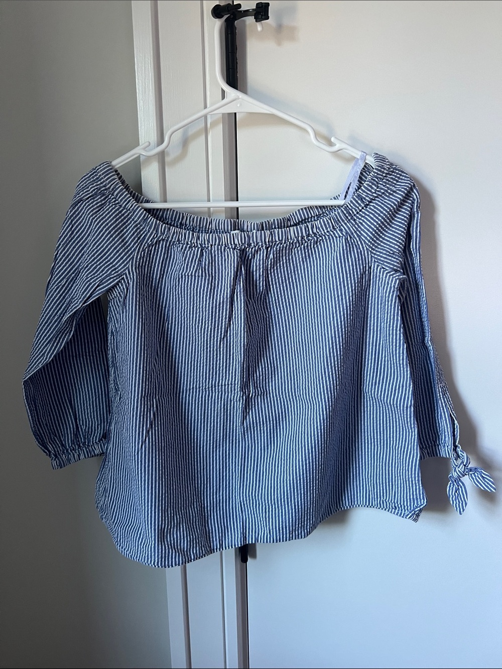 Vineyard Vines Blue and White Seersucker Off-Shoulder Blouse with Tie Sleeve
